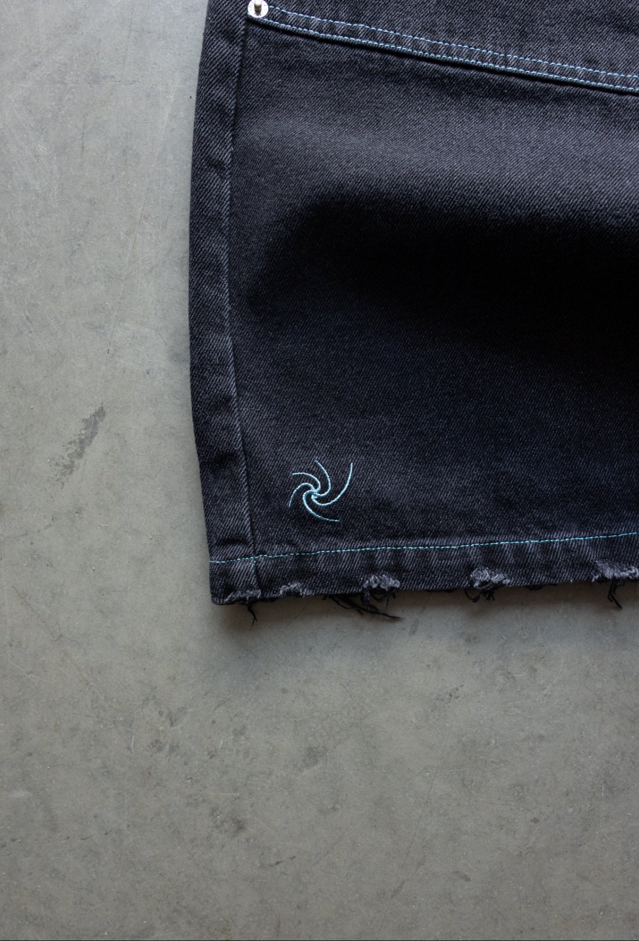 (PRE ORDER) BLUE POISON WORLD Baggy jeans