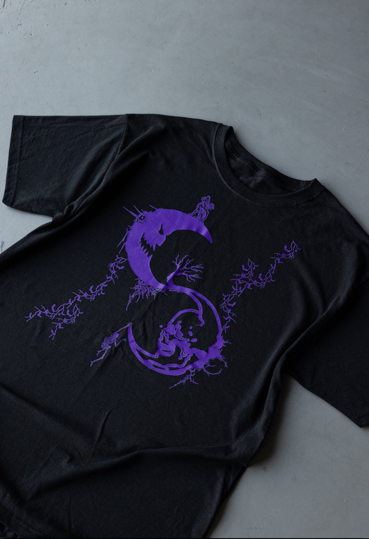 UNKNOWN MOON - T-Shirt