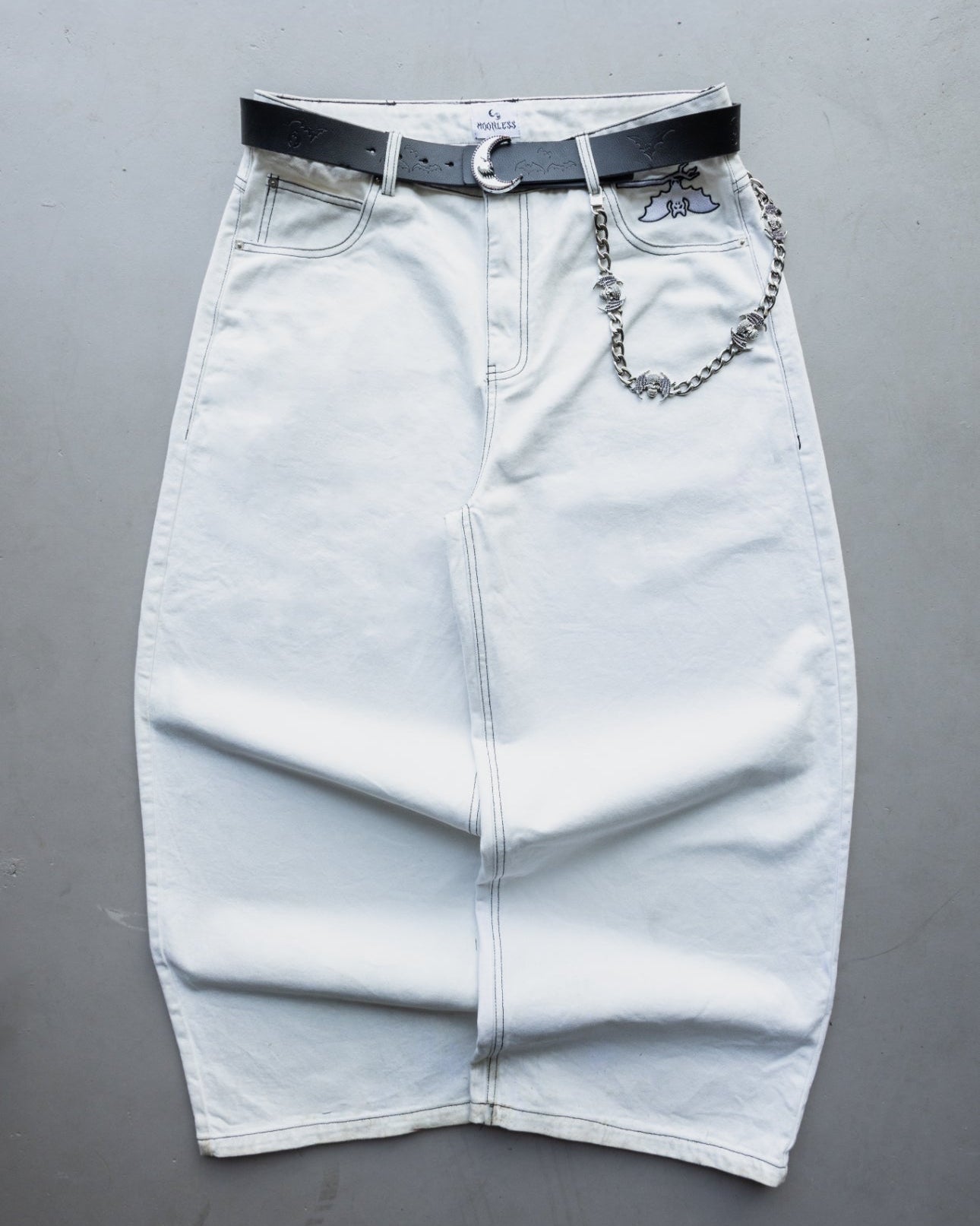 WHITE Moon Hunt - Baggy Pants