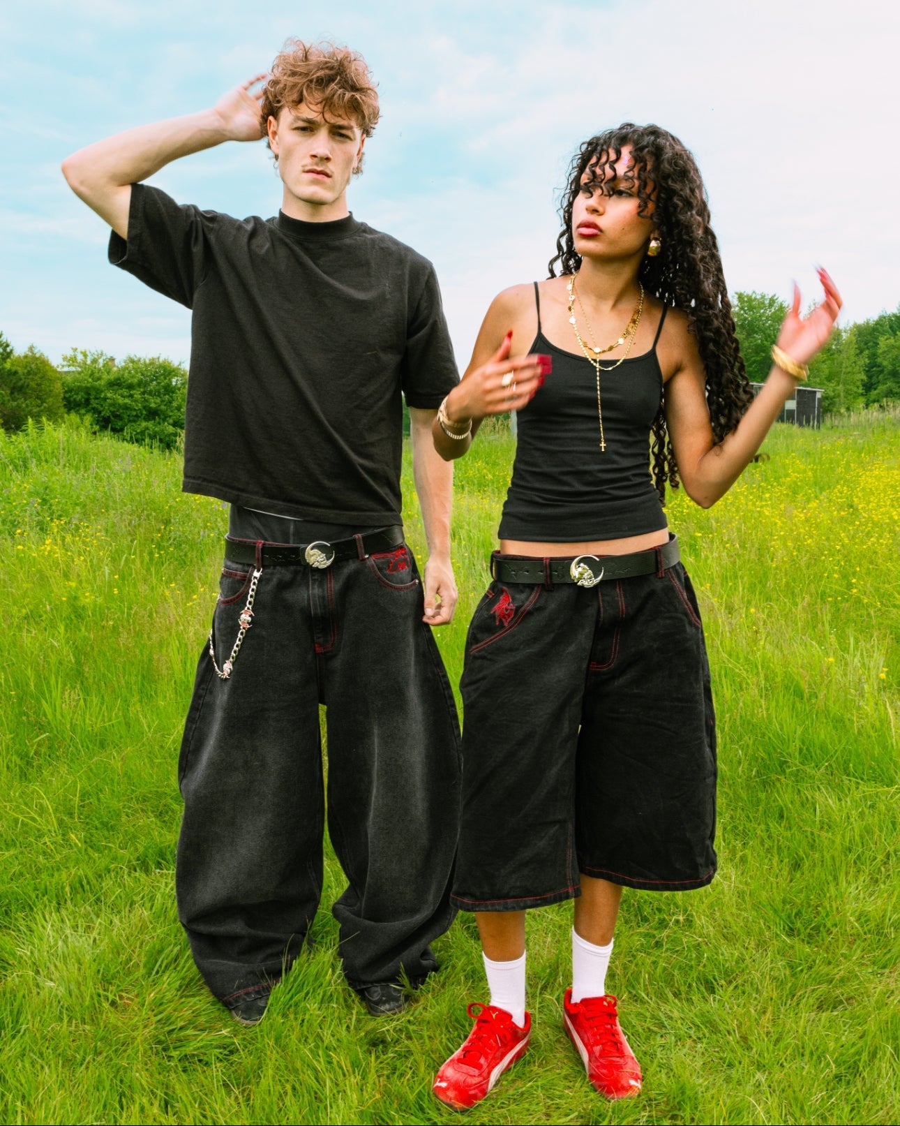 BLACK AND RED Moon Hunt - Jorts