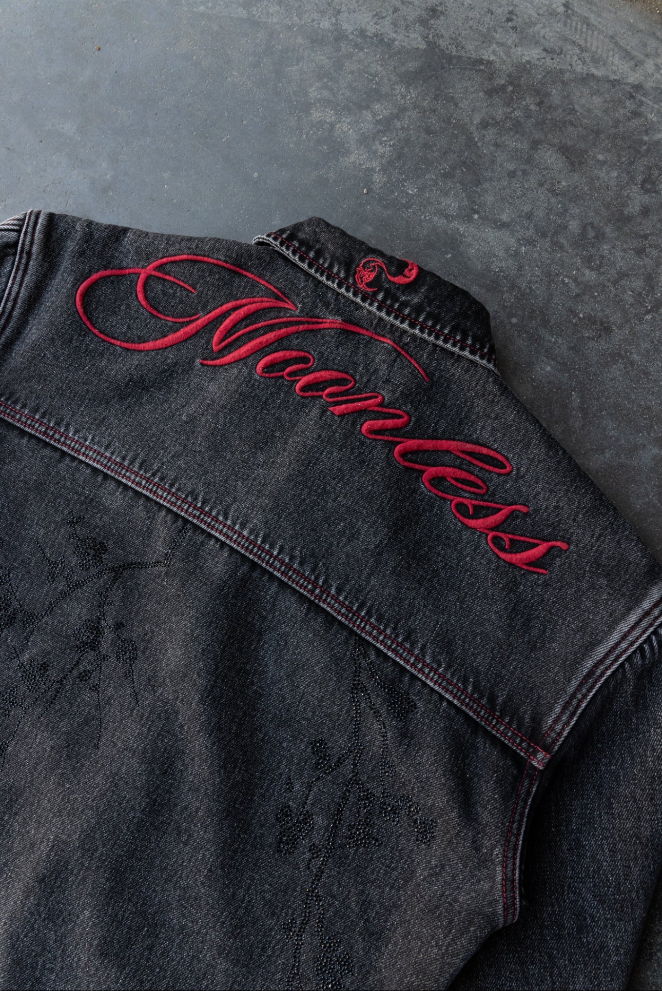 RED - SANS LUMIERE PERSISTANT - Studded Contrast Denim - Clip Jacket