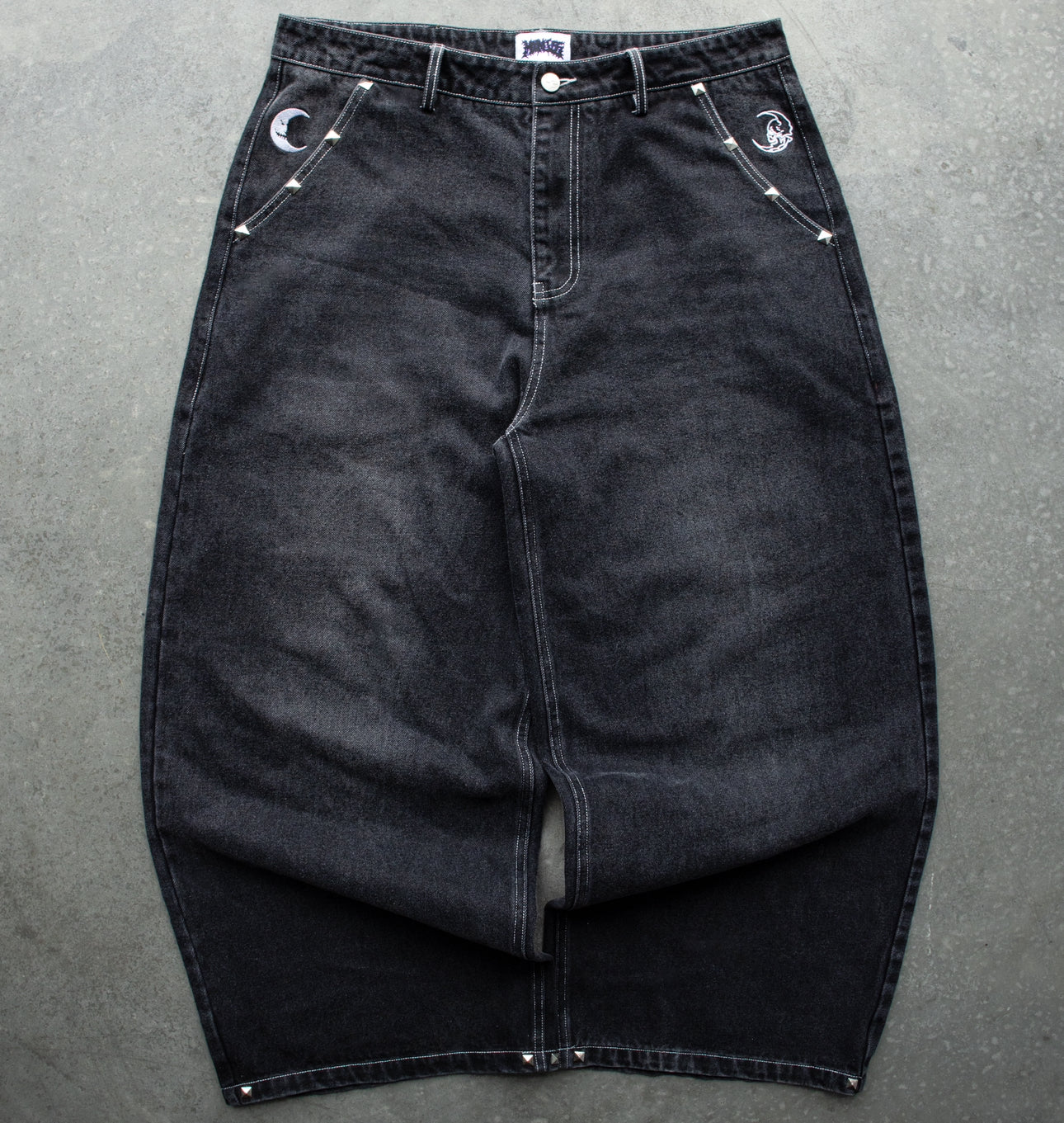 WHITE STUDDED SIMPLE Baggy Jeans