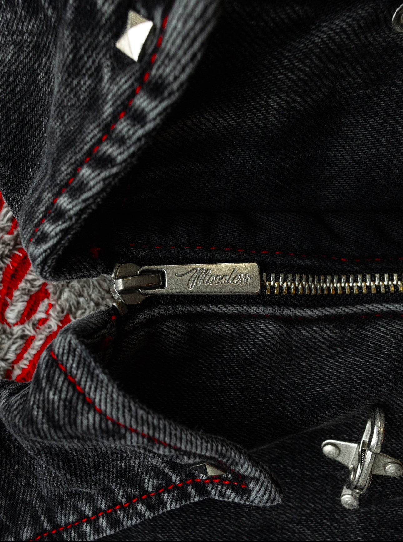 RED - SANS LUMIERE PERSISTANT - Studded Contrast Denim - Clip Jacket