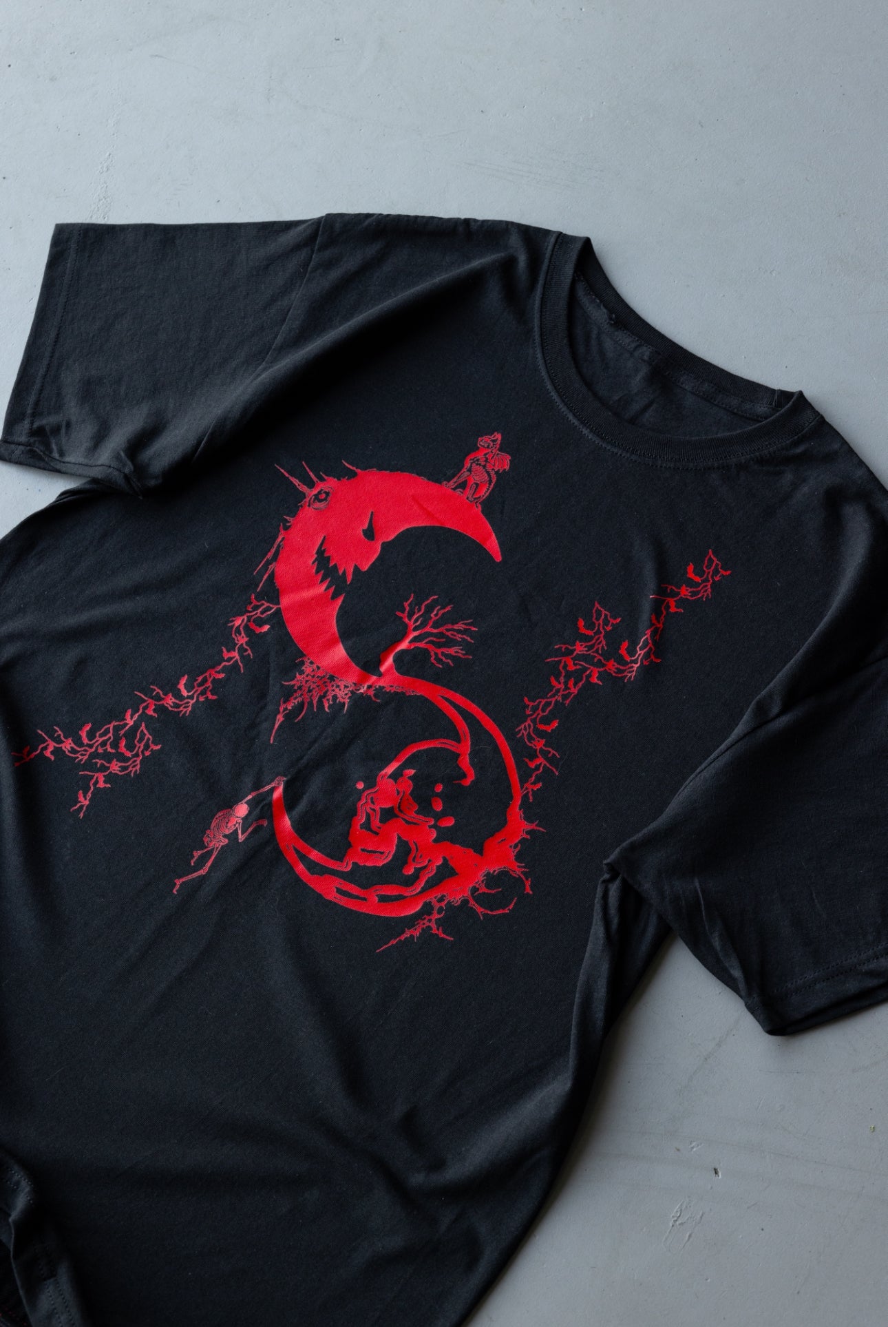 UNKNOWN MOON - T-Shirt