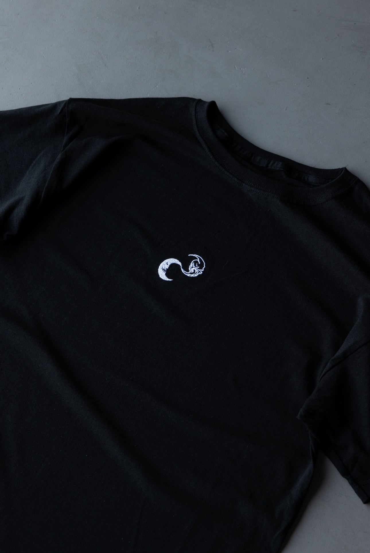 EMBROIDERED MOON LOGO - T-Shirt
