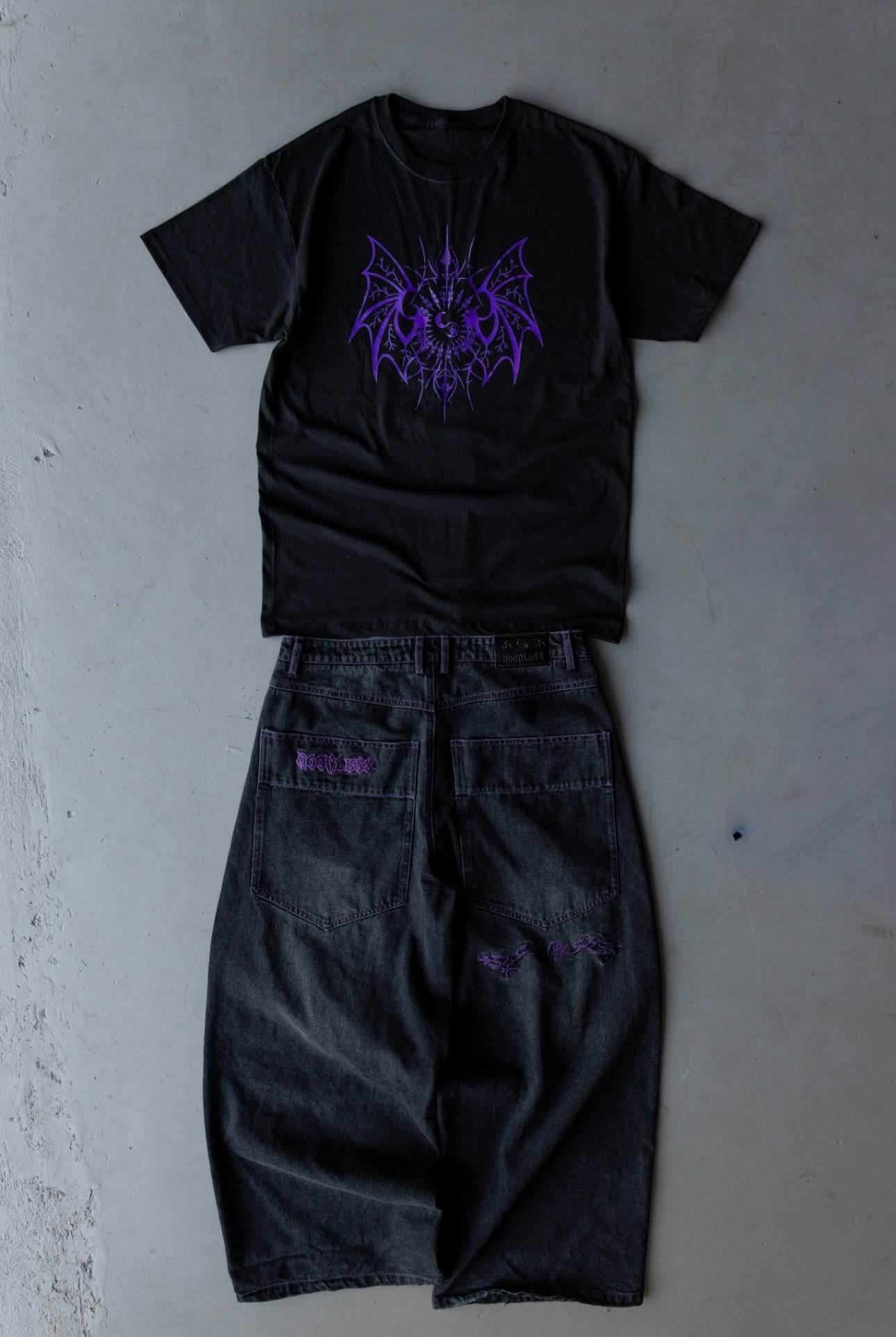 FLYING MOON - T-Shirt