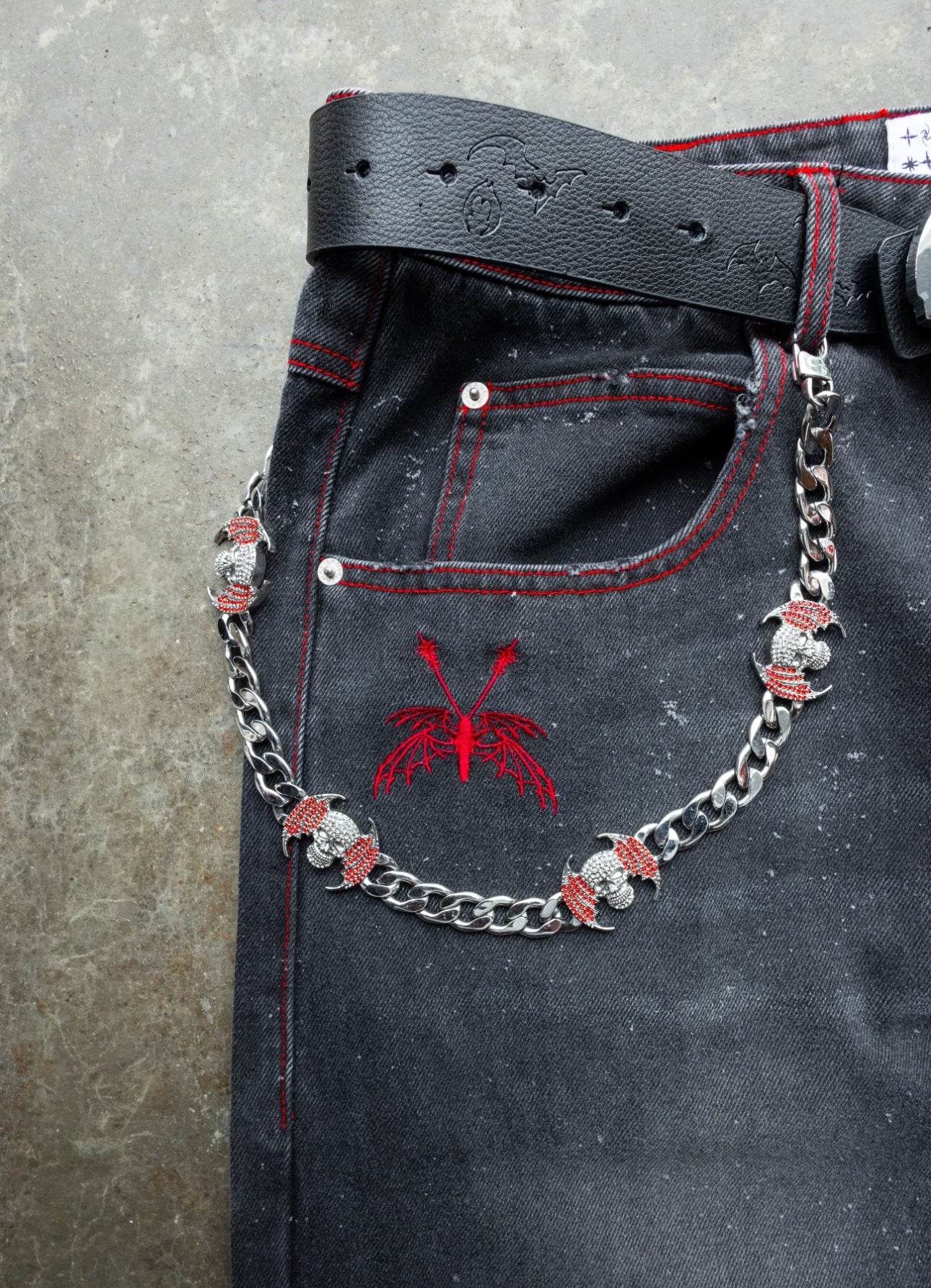 FLYING SKULL - Red Wallet Chain