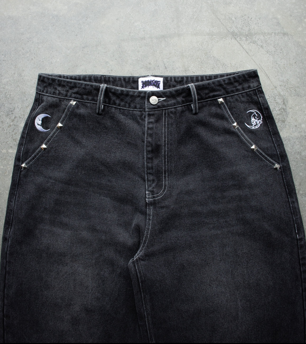 WHITE STUDDED SIMPLE Baggy Jeans