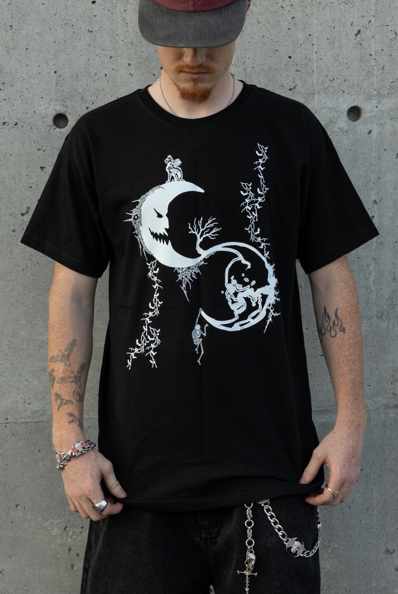 UNKNOWN MOON - T-Shirt