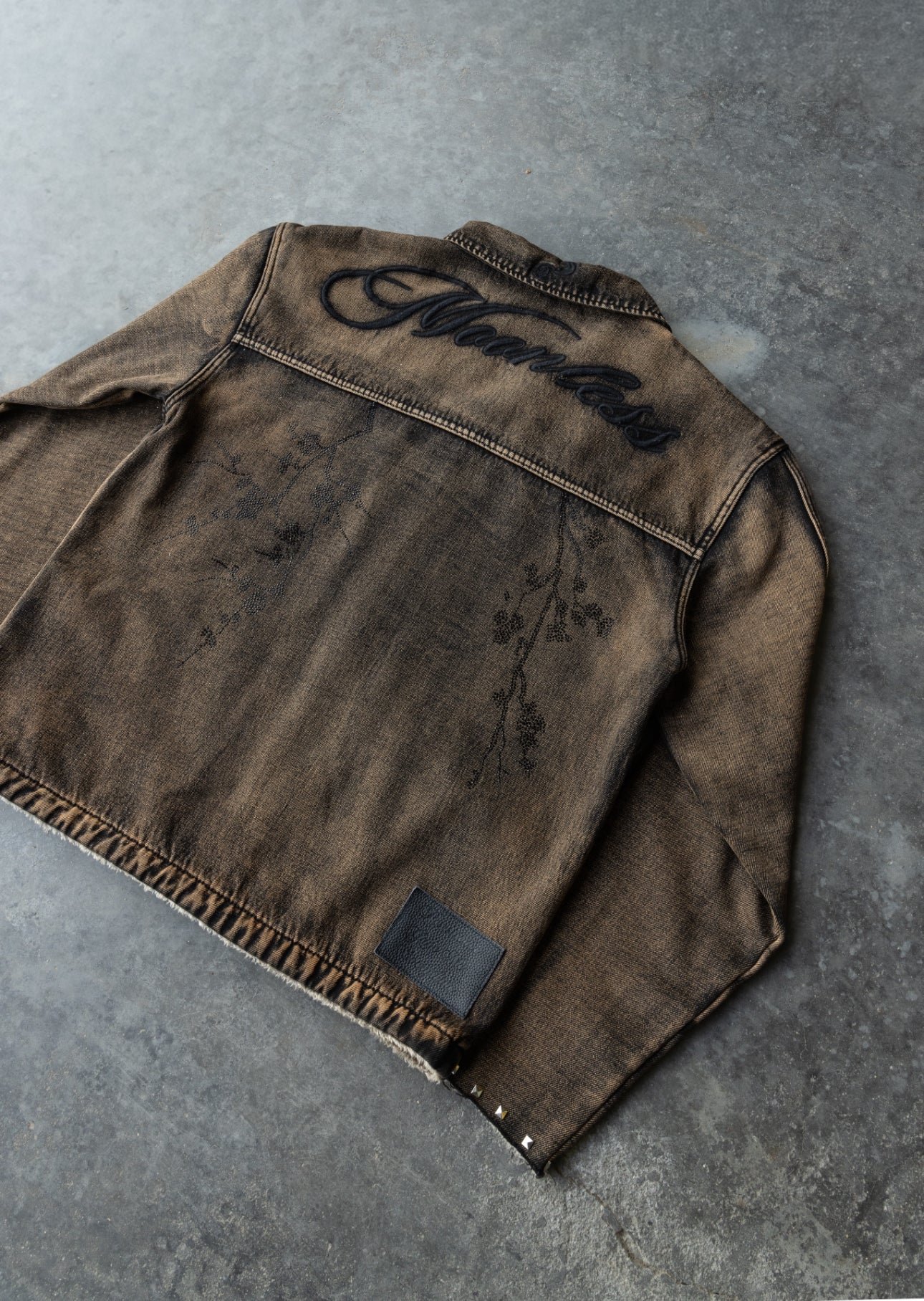 BROWN - SANS LUMIERE PERSISTANT - Studded Contrast Denim - Clip Jacket