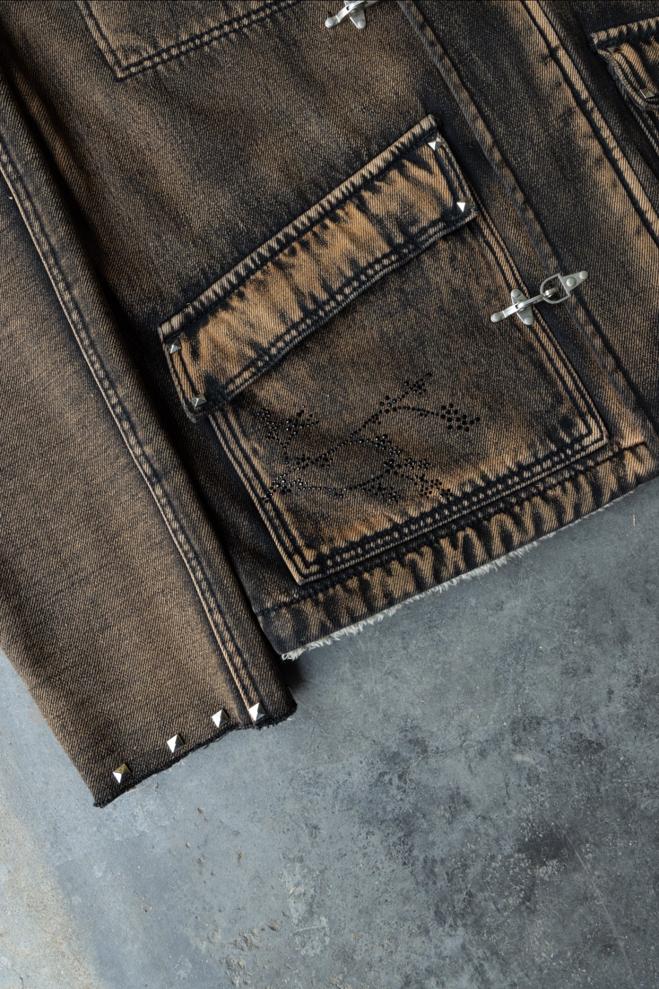 BROWN - SANS LUMIERE PERSISTANT - Studded Contrast Denim - Clip Jacket