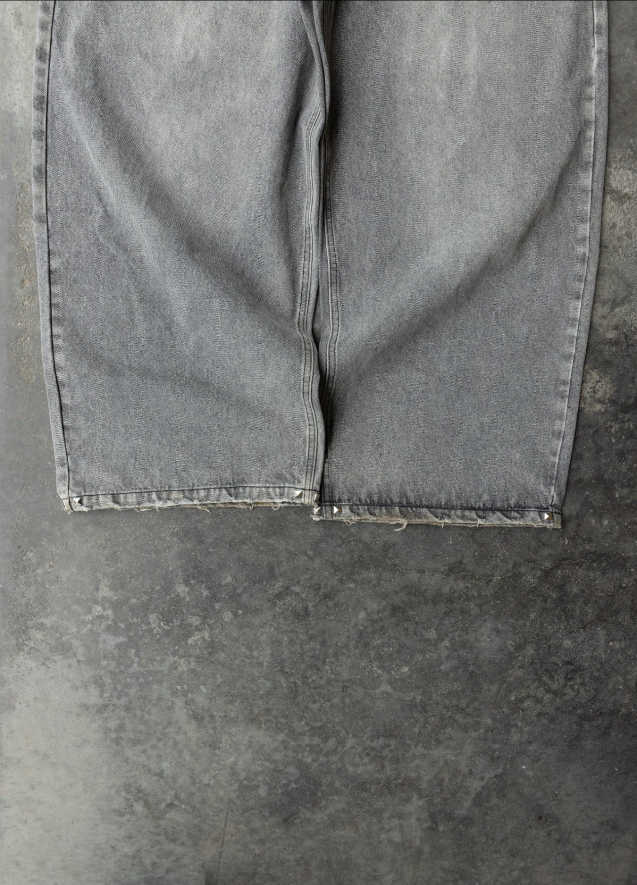 STUDDED - Grey - Baggy Jeans