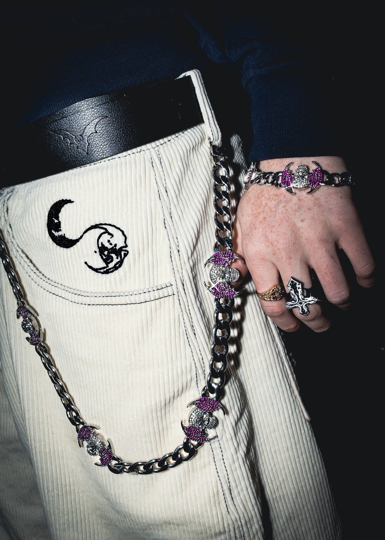 FLYING SKULL. Purple Wallet Chain