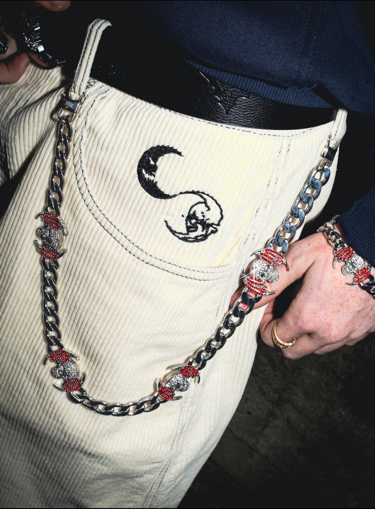 FLYING SKULL. Red Wallet Chain