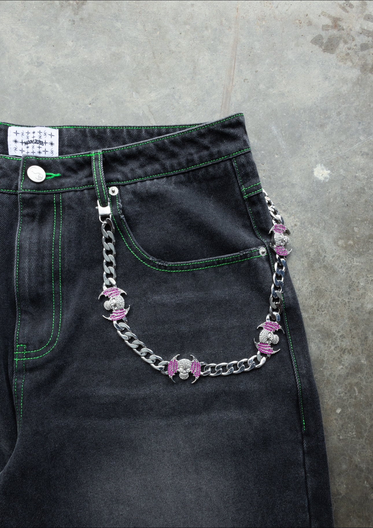 FLYING SKULL. Purple Wallet Chain