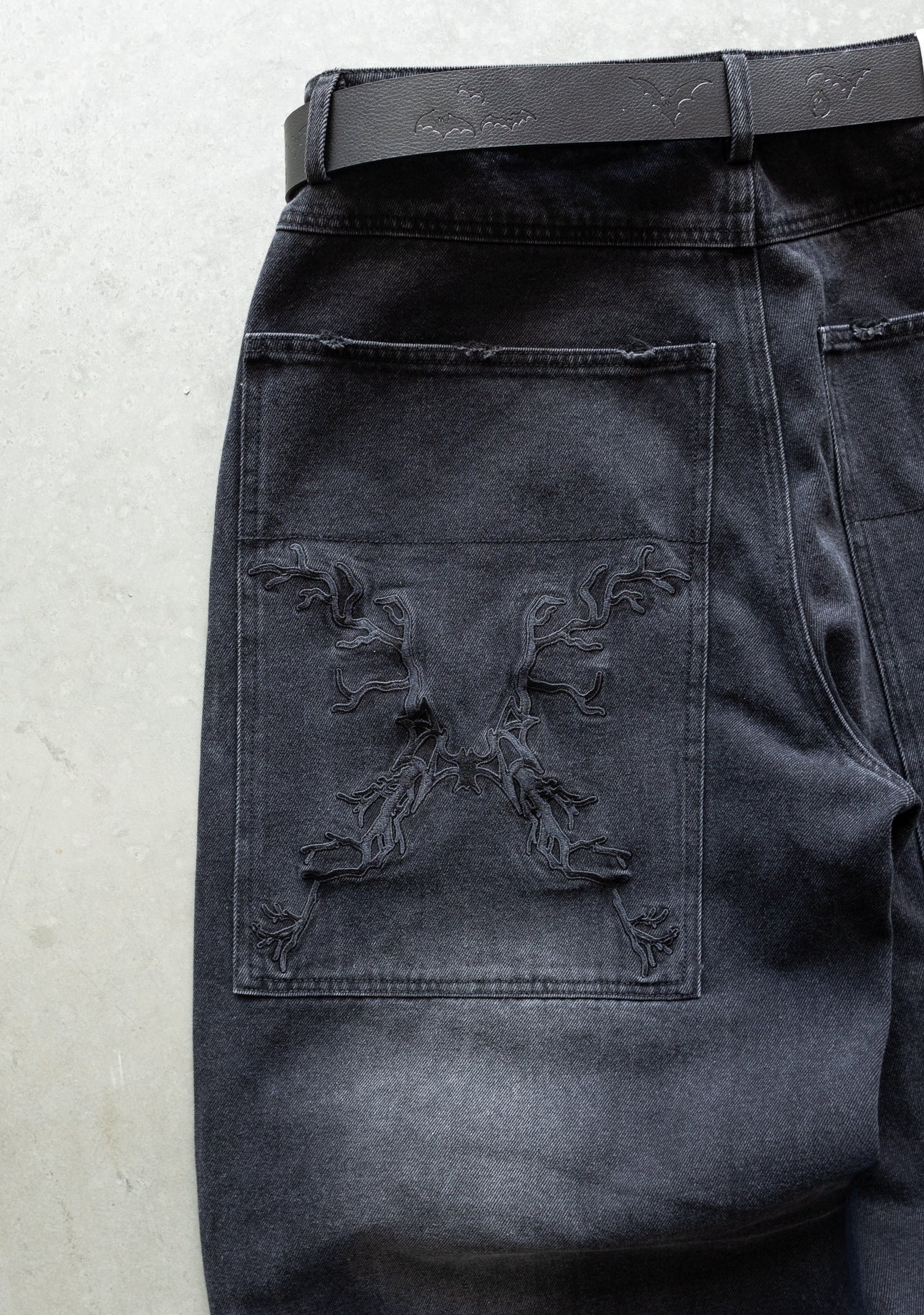 (PRE ORDER) ALL BLACK POISON WORLD Baggy jeans